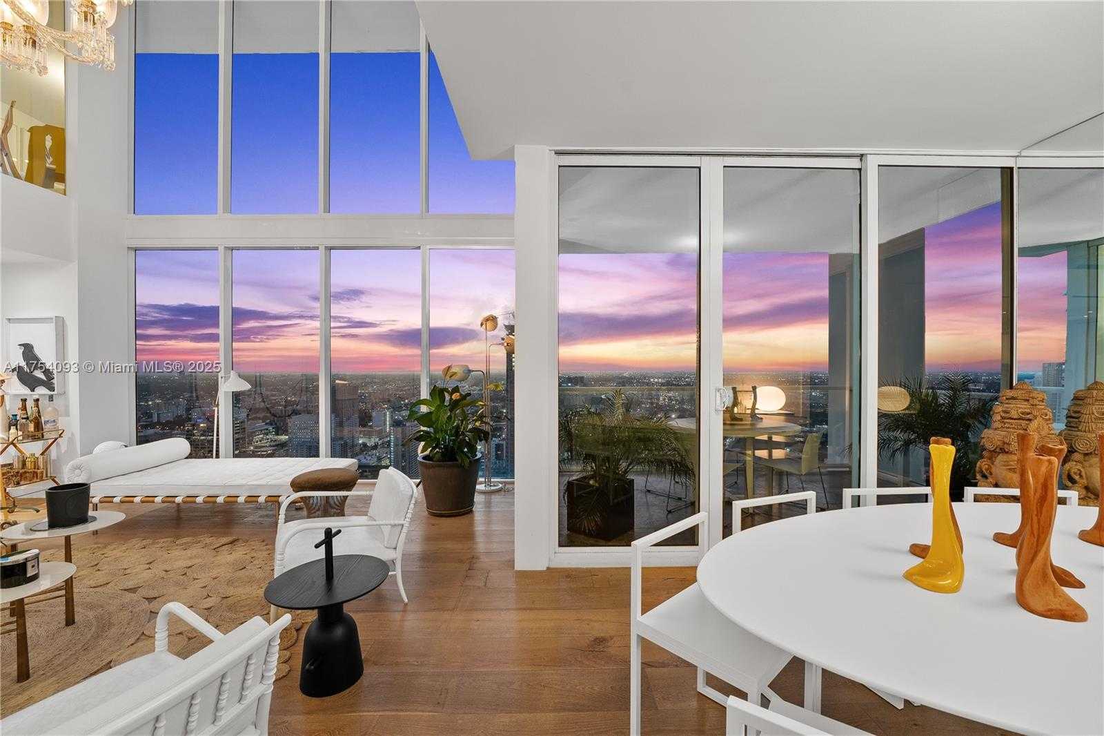 Small Image of 1040 BISCAYNE BLVD #4606, Miami Number 18