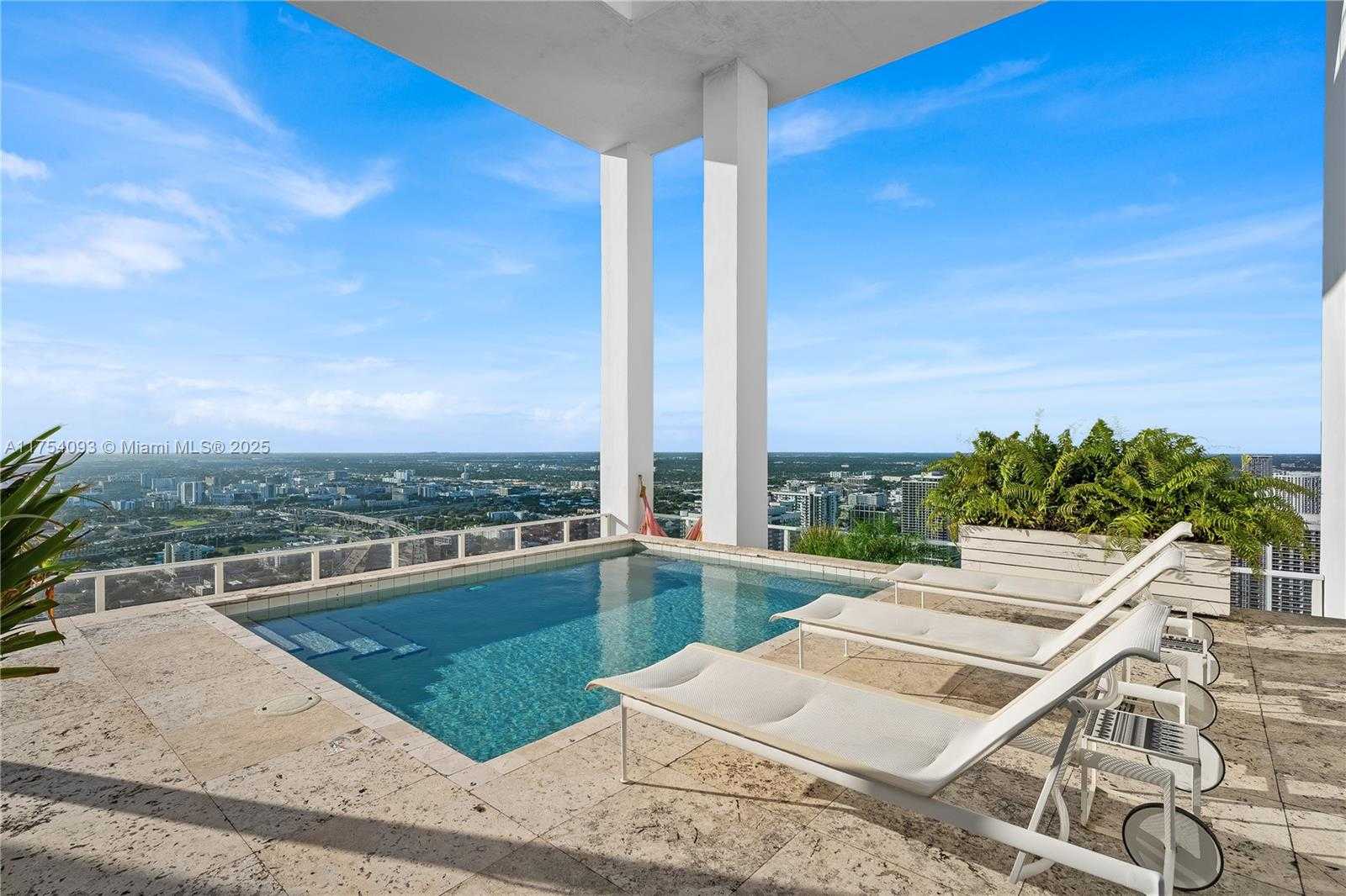 Small Image of 1040 BISCAYNE BLVD #4606, Miami Number 2