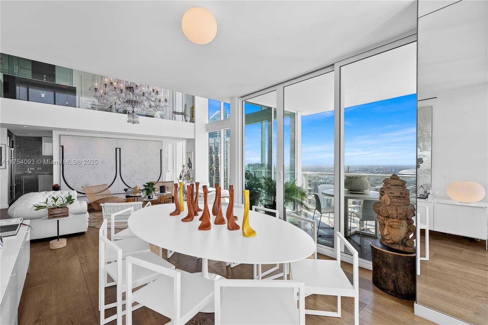 Small Image of 1040 BISCAYNE BLVD #4606, Miami Number 25