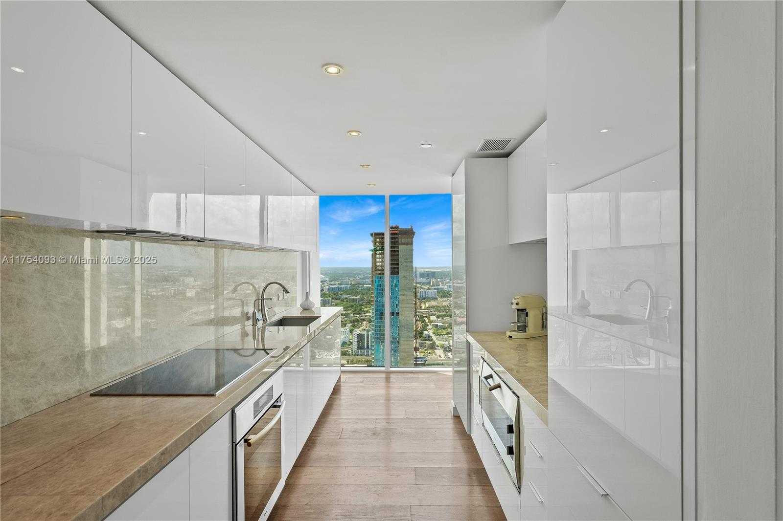 Small Image of 1040 BISCAYNE BLVD #4606, Miami Number 26