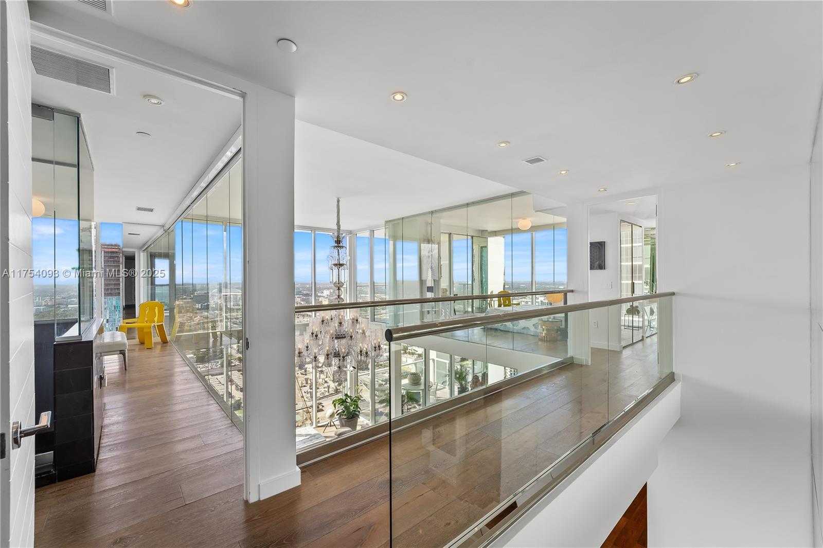 Small Image of 1040 BISCAYNE BLVD #4606, Miami Number 29