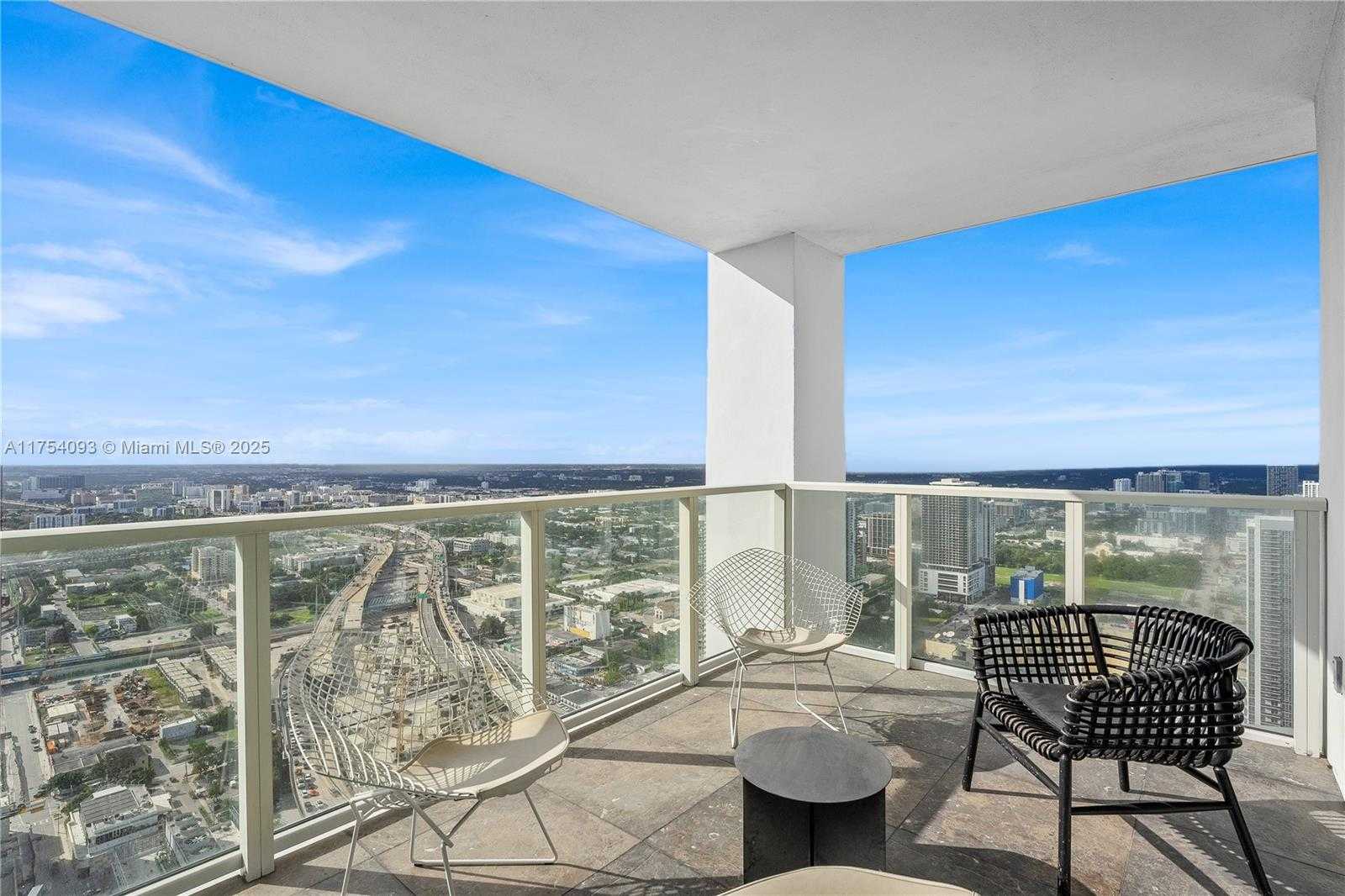 Small Image of 1040 BISCAYNE BLVD #4606, Miami Number 37