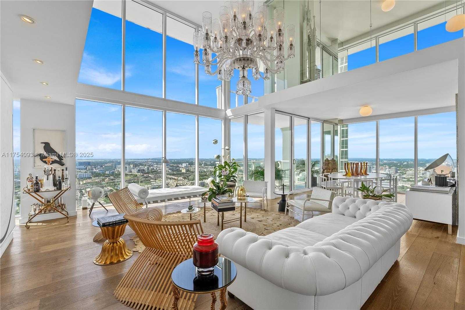 Small Image of 1040 BISCAYNE BLVD #4606, Miami Number 4