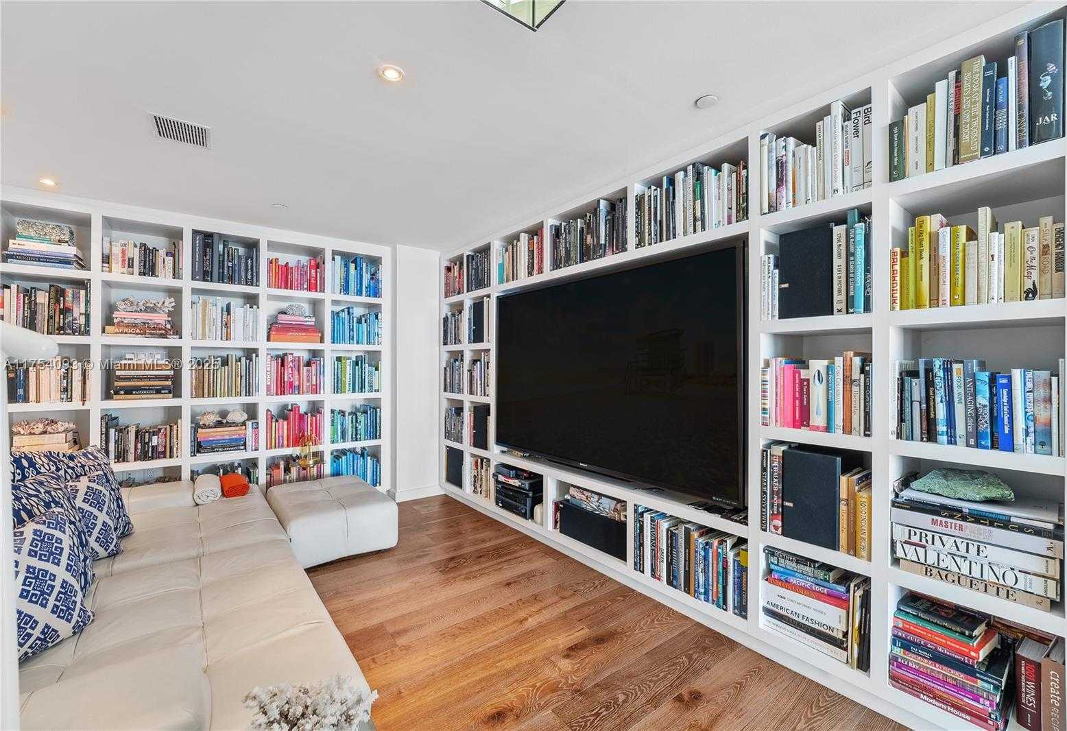 Small Image of 1040 BISCAYNE BLVD #4606, Miami Number 42