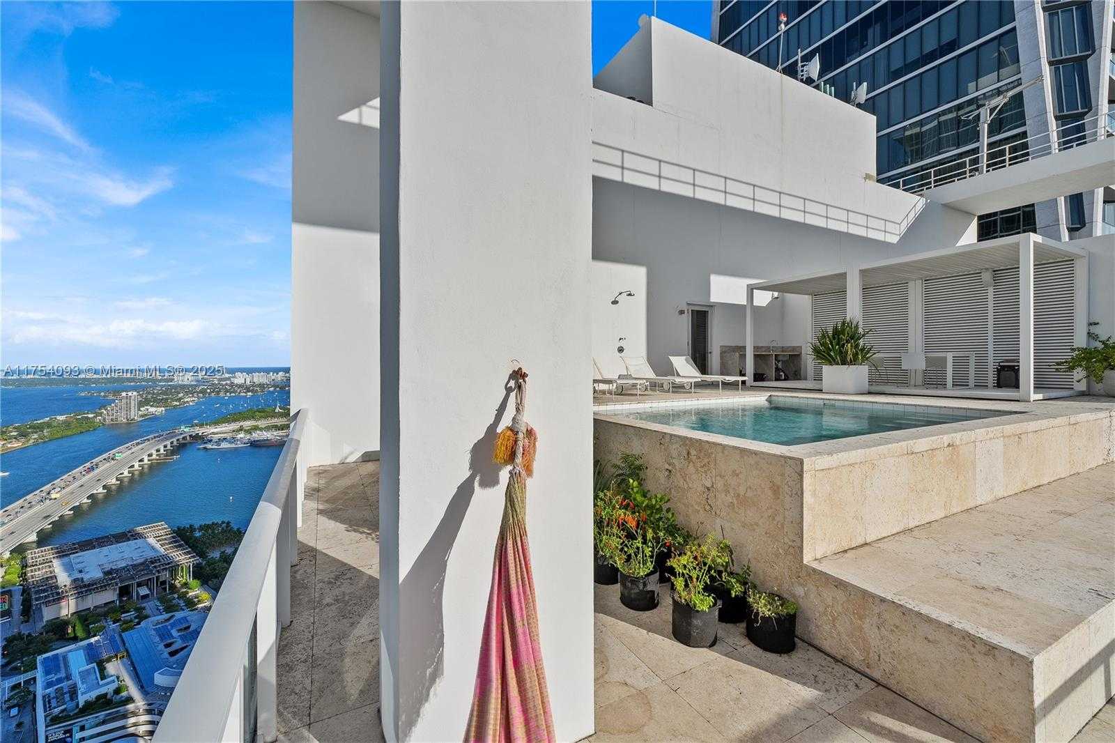 Small Image of 1040 BISCAYNE BLVD #4606, Miami Number 50