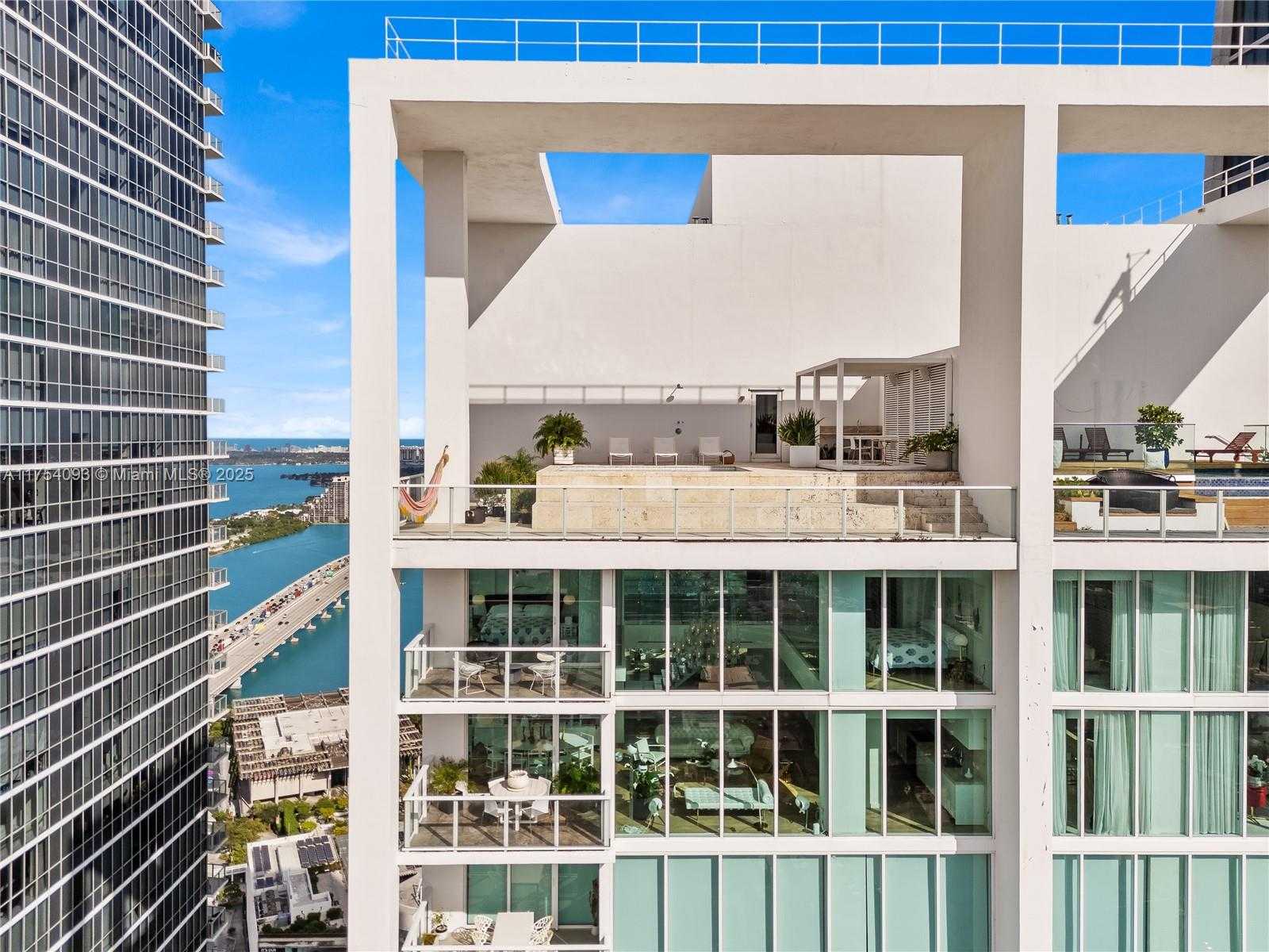 Small Image of 1040 BISCAYNE BLVD #4606, Miami Number 53