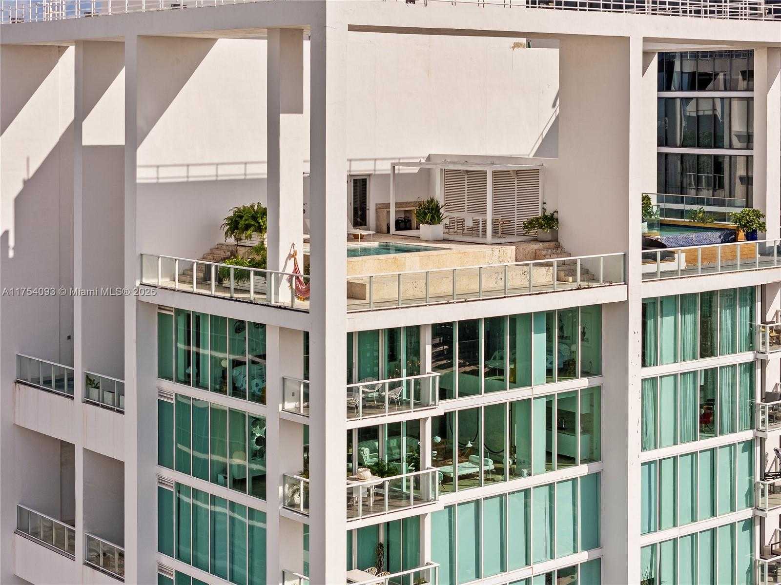 Small Image of 1040 BISCAYNE BLVD #4606, Miami Number 54