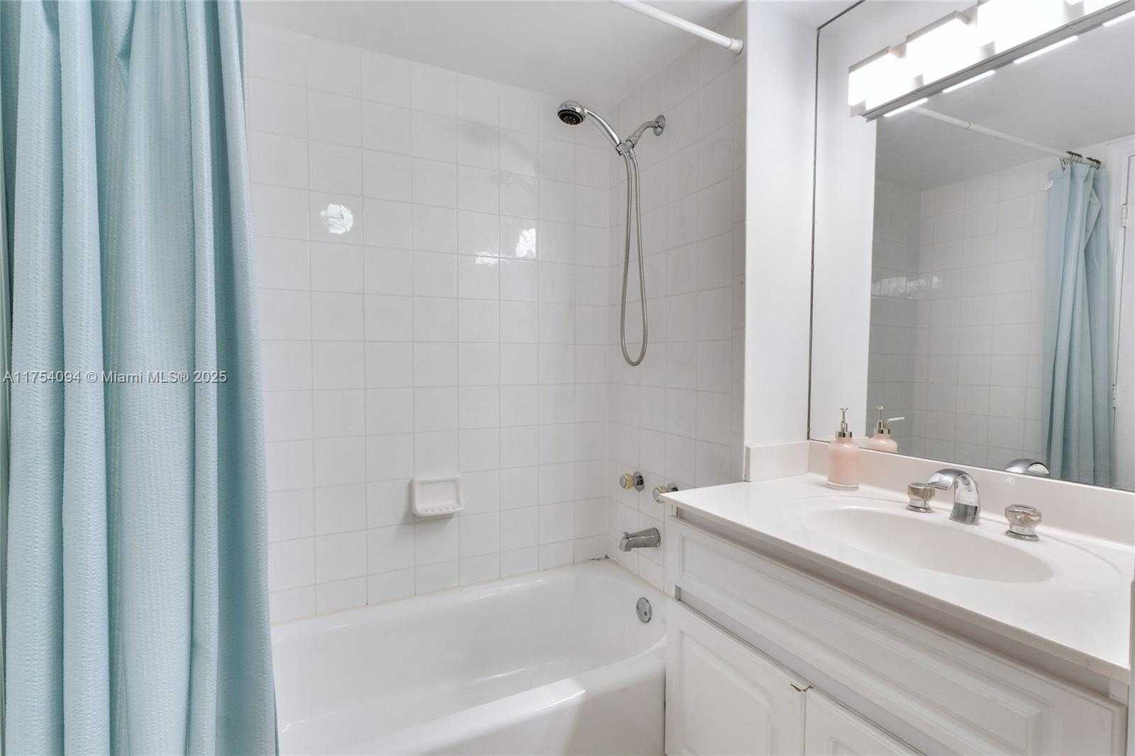Small Image of 6301 COLLINS AVE #2803, Miami Beach Number 13