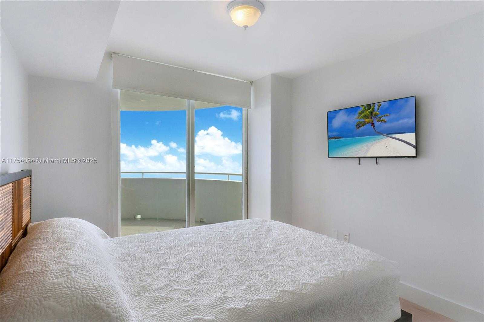 Small Image of 6301 COLLINS AVE #2803, Miami Beach Number 14