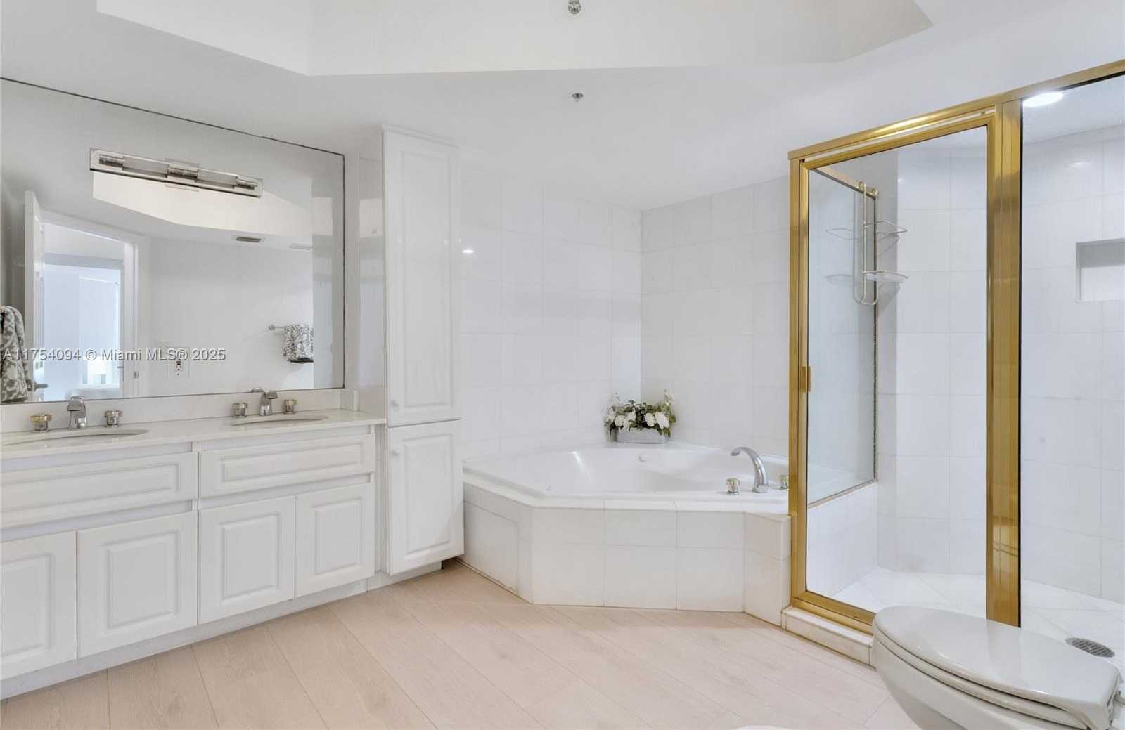 Small Image of 6301 COLLINS AVE #2803, Miami Beach Number 15