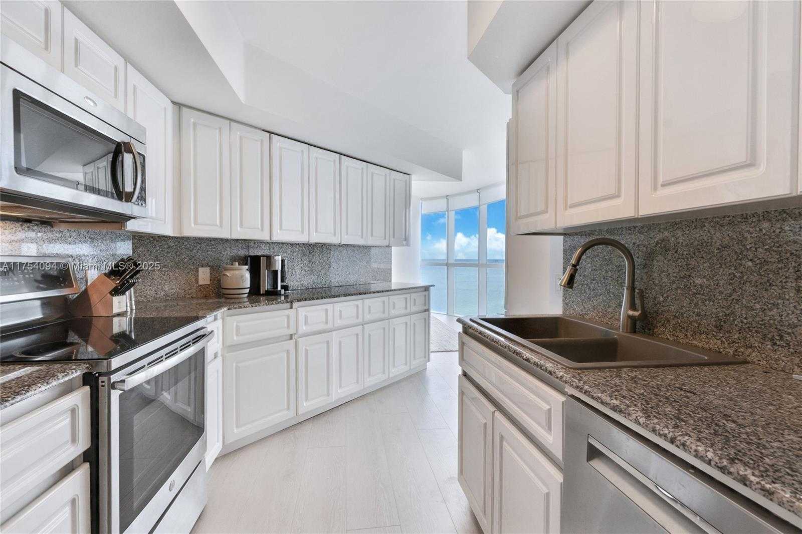 Small Image of 6301 COLLINS AVE #2803, Miami Beach Number 8