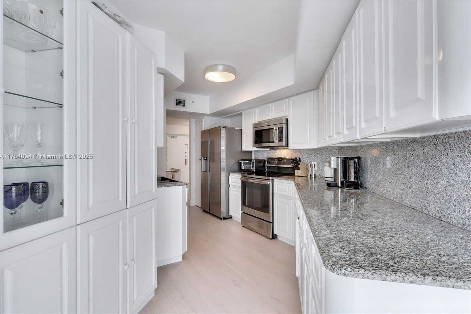 Small Image of 6301 COLLINS AVE #2803, Miami Beach Number 9