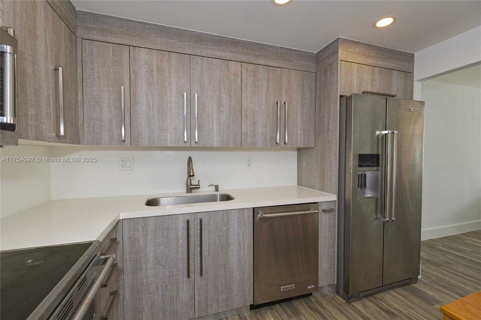 Small Image of 18061 BISCAYNE BLVD #1703, Aventura Number 10
