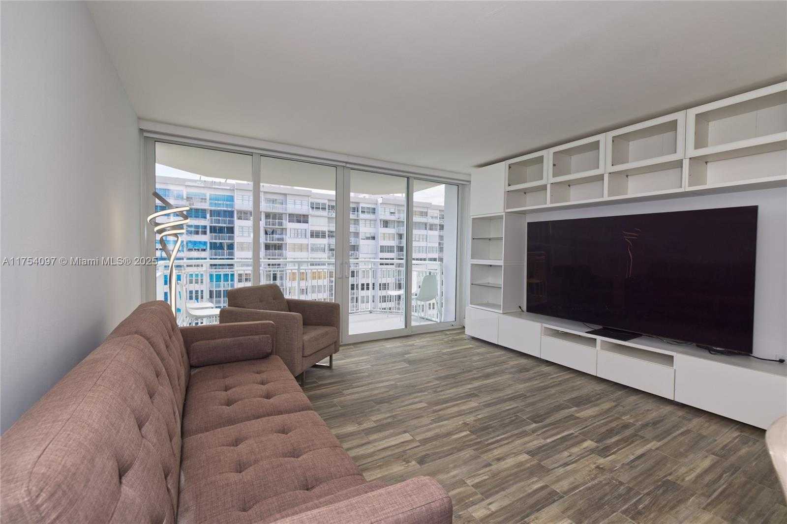 Small Image of 18061 BISCAYNE BLVD #1703, Aventura Number 17