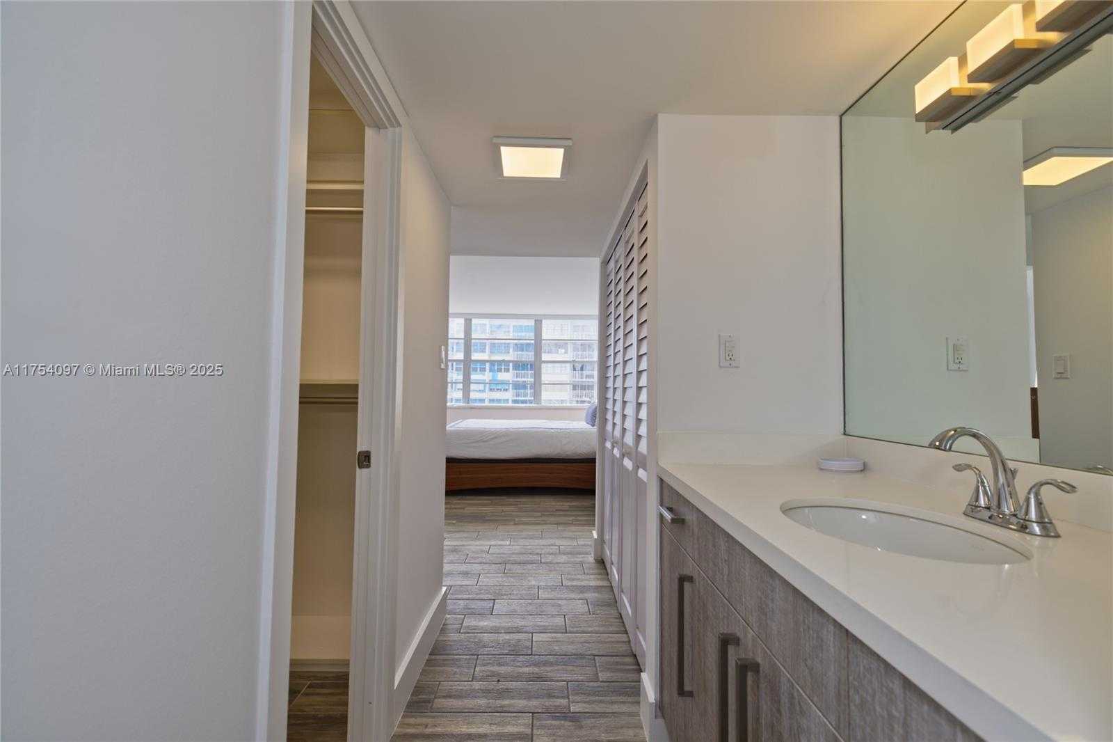 Small Image of 18061 BISCAYNE BLVD #1703, Aventura Number 21