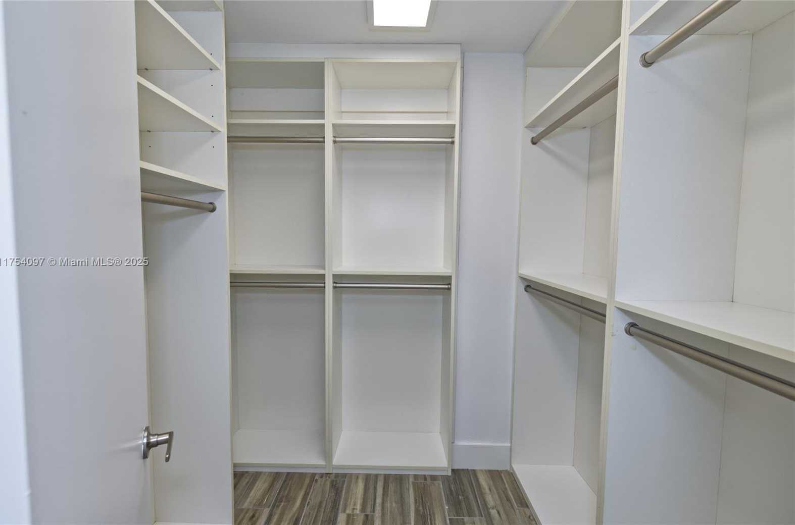 Small Image of 18061 BISCAYNE BLVD #1703, Aventura Number 22