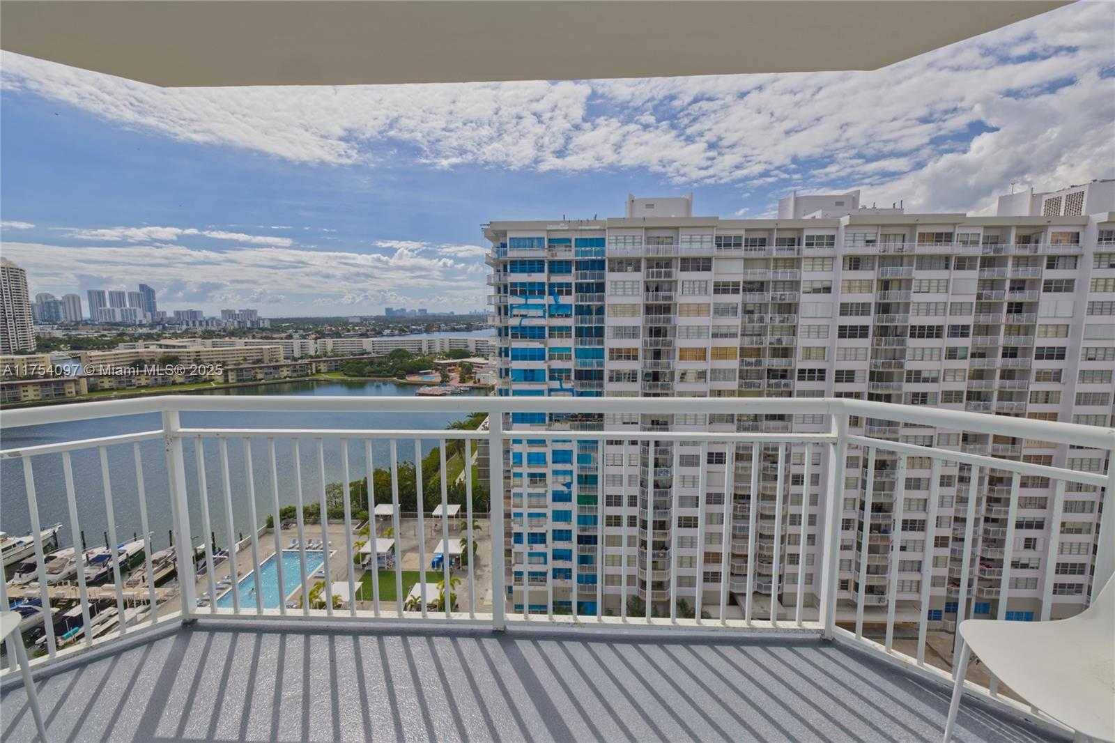 Small Image of 18061 BISCAYNE BLVD #1703, Aventura Number 23