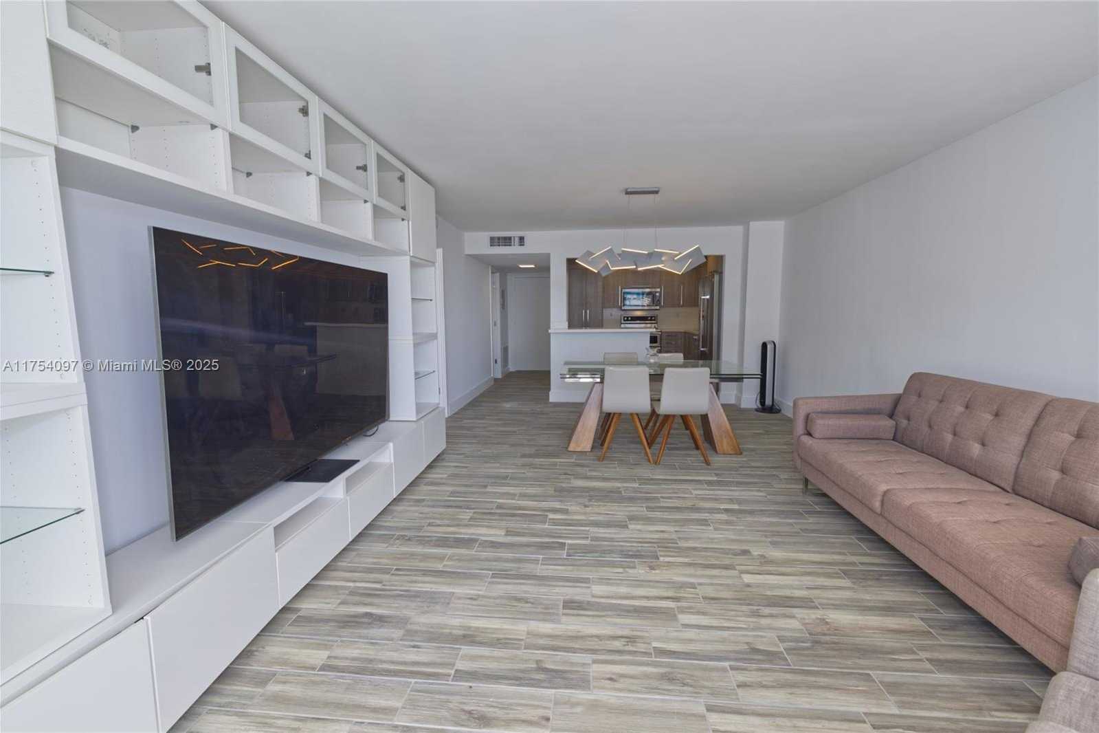 Small Image of 18061 BISCAYNE BLVD #1703, Aventura Number 27