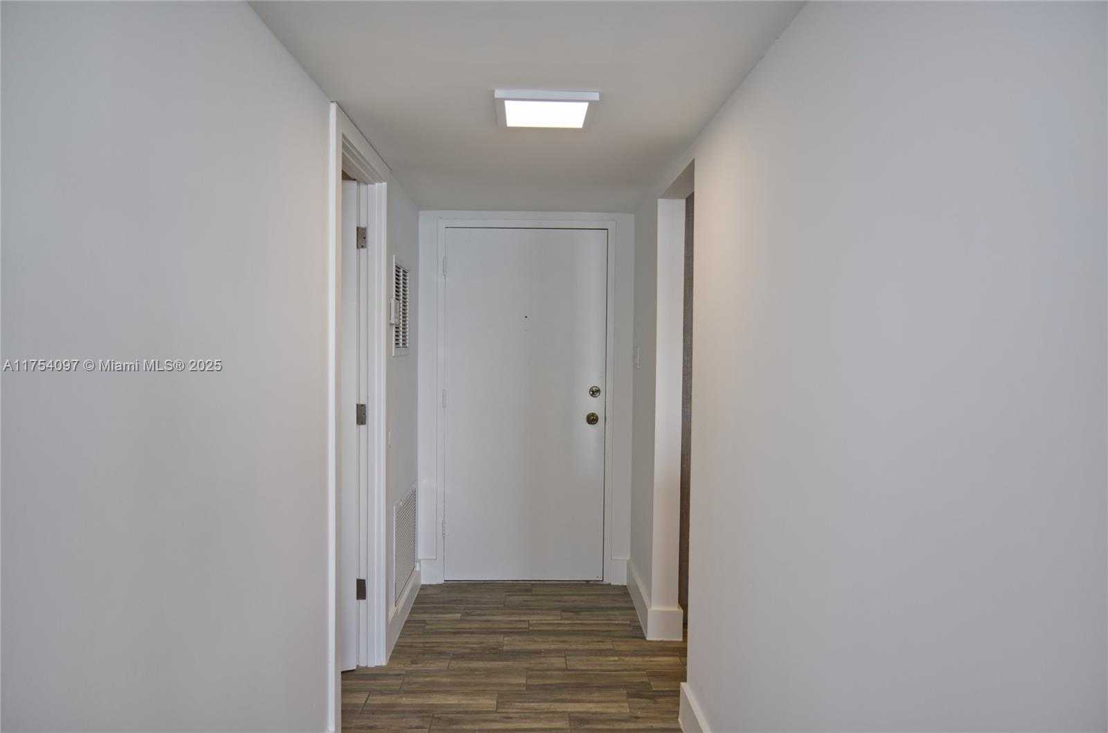 Small Image of 18061 BISCAYNE BLVD #1703, Aventura Number 33
