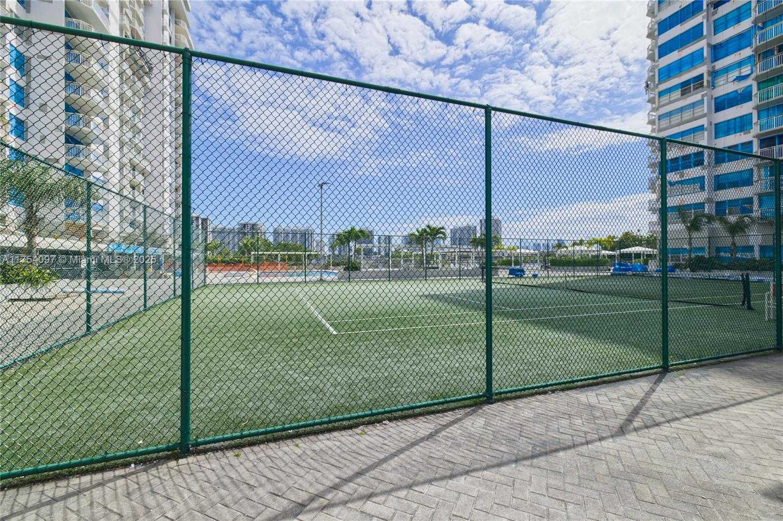 Small Image of 18061 BISCAYNE BLVD #1703, Aventura Number 34