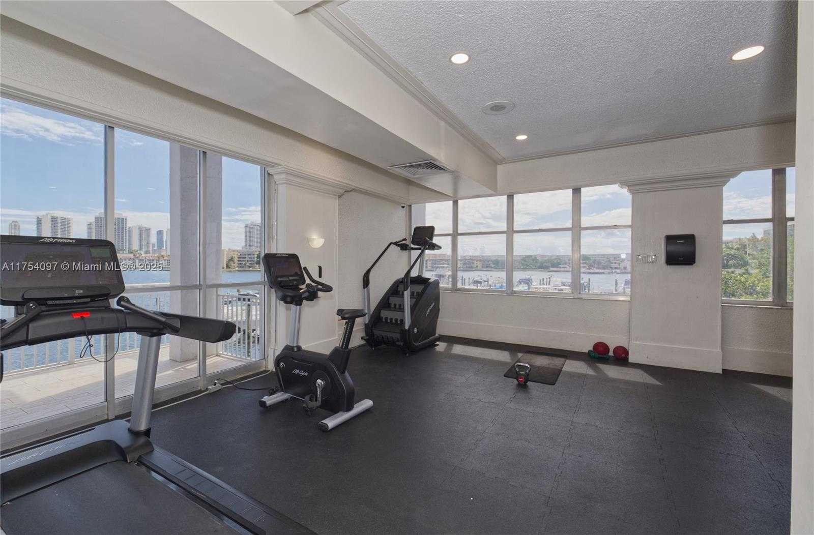 Small Image of 18061 BISCAYNE BLVD #1703, Aventura Number 38