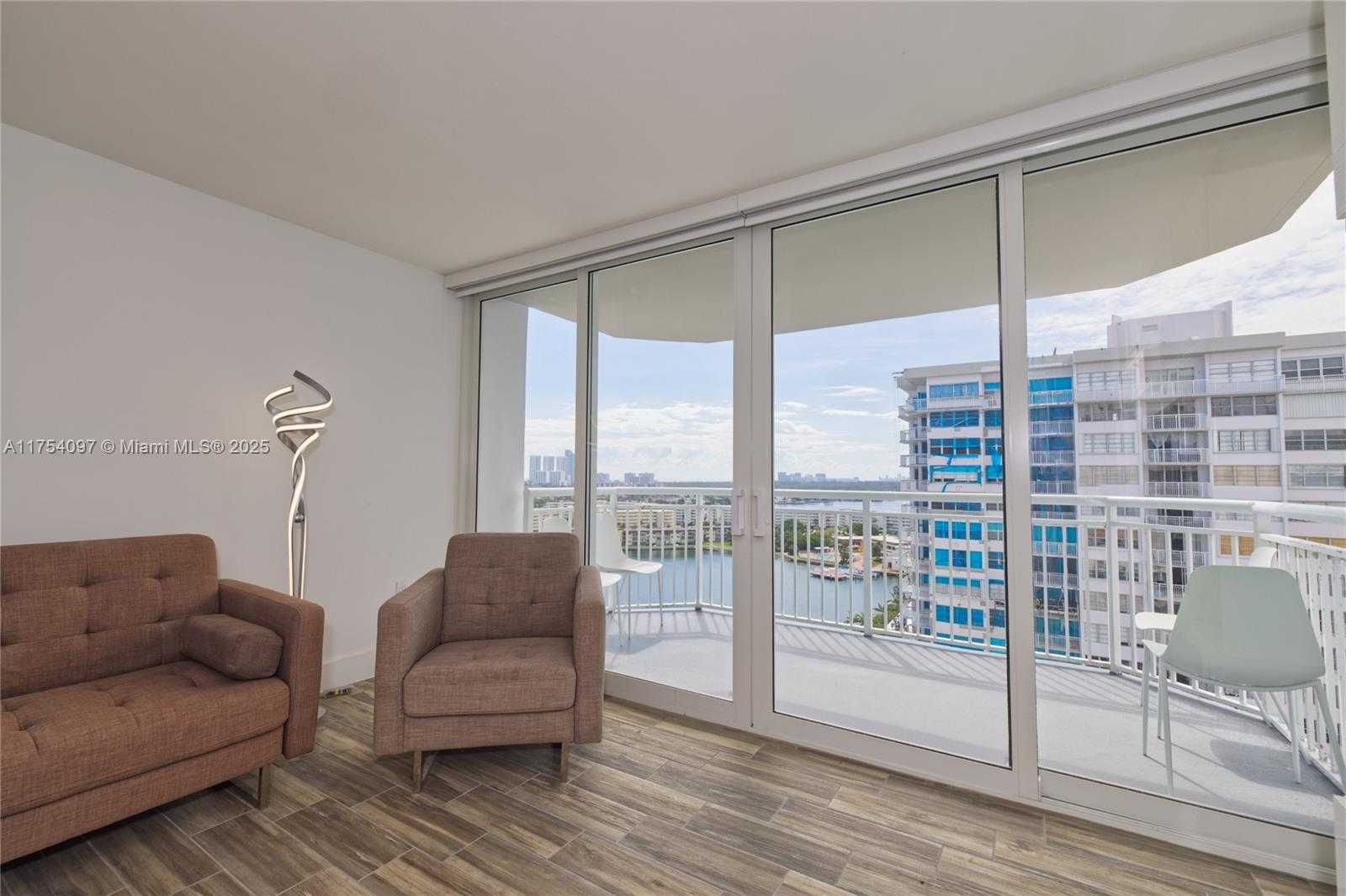 Small Image of 18061 BISCAYNE BLVD #1703, Aventura Number 4