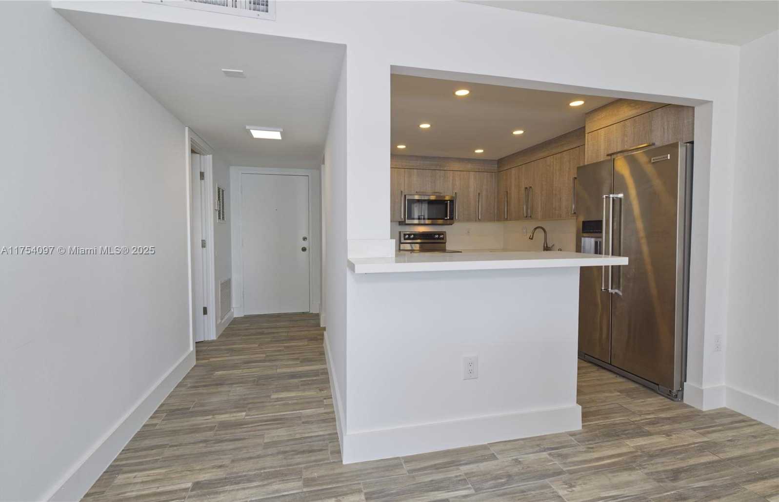 Small Image of 18061 BISCAYNE BLVD #1703, Aventura Number 7