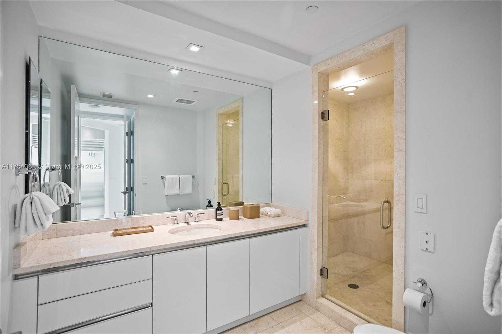 Small Image of 16051 COLLINS AVE #3202, Sunny Isles Beach Number 16