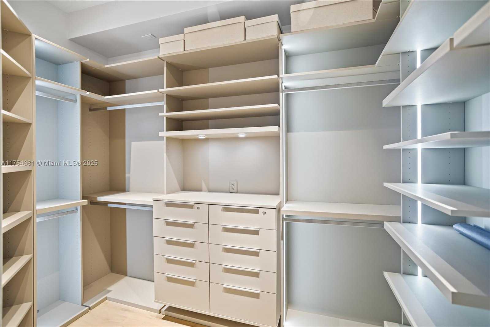 Small Image of 16051 COLLINS AVE #3202, Sunny Isles Beach Number 19