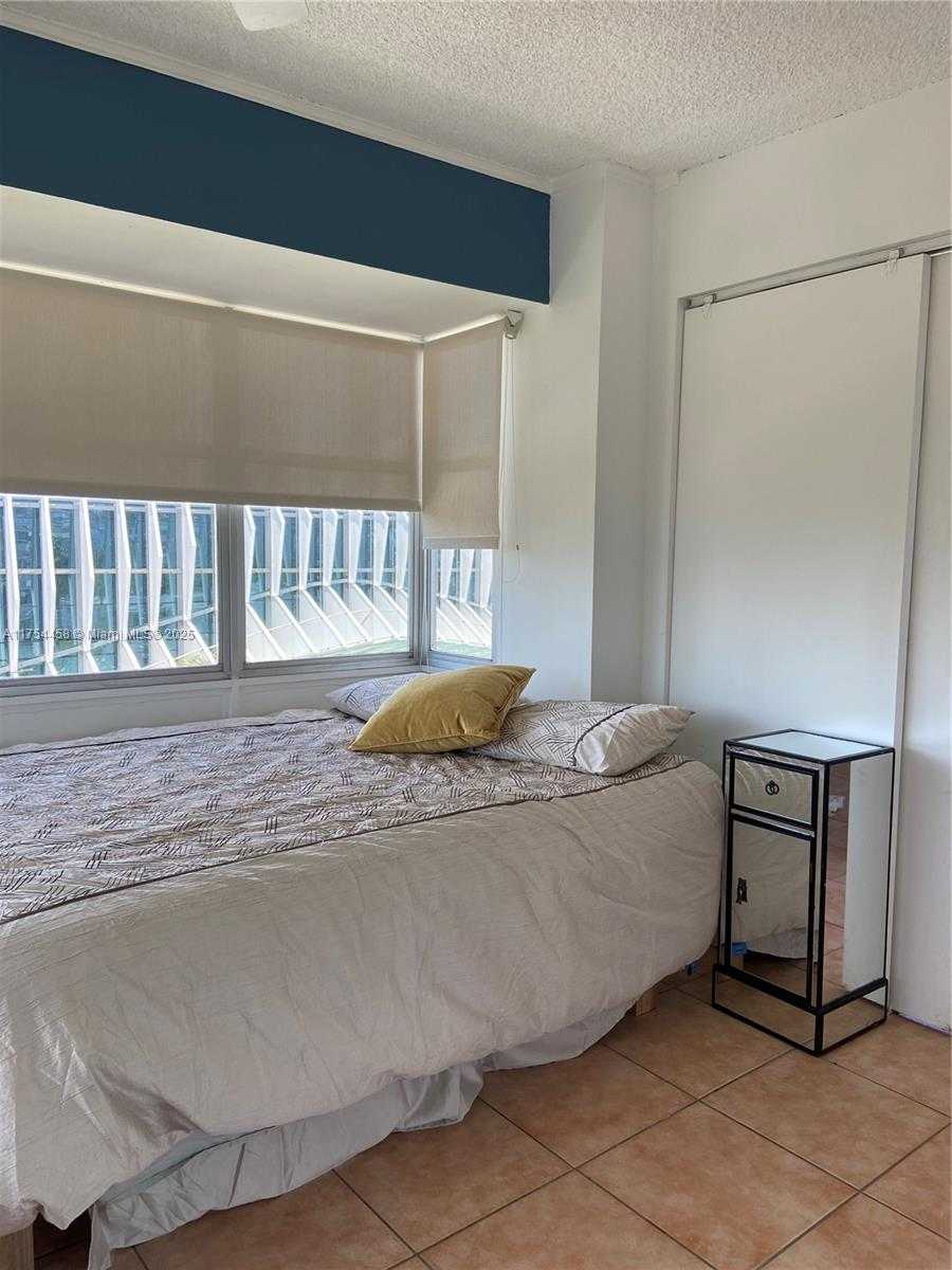 Small Image of 1881 Washington Ave, Miami Beach, FL 33139, USA Number 16