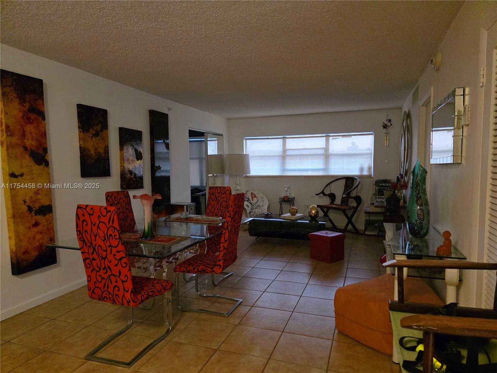 Small Image of 1881 Washington Ave, Miami Beach, FL 33139, USA Number 17