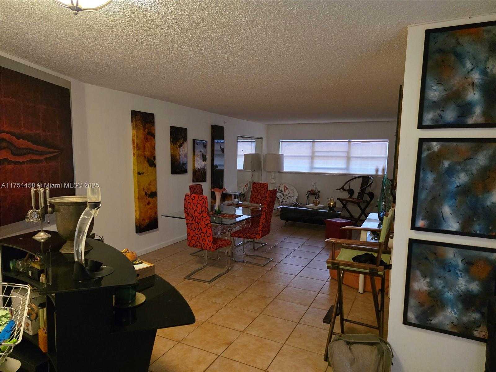 Small Image of 1881 Washington Ave, Miami Beach, FL 33139, USA Number 4