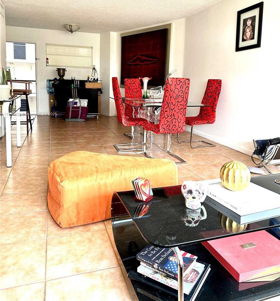 Small Image of 1881 Washington Ave, Miami Beach, FL 33139, USA Number 7