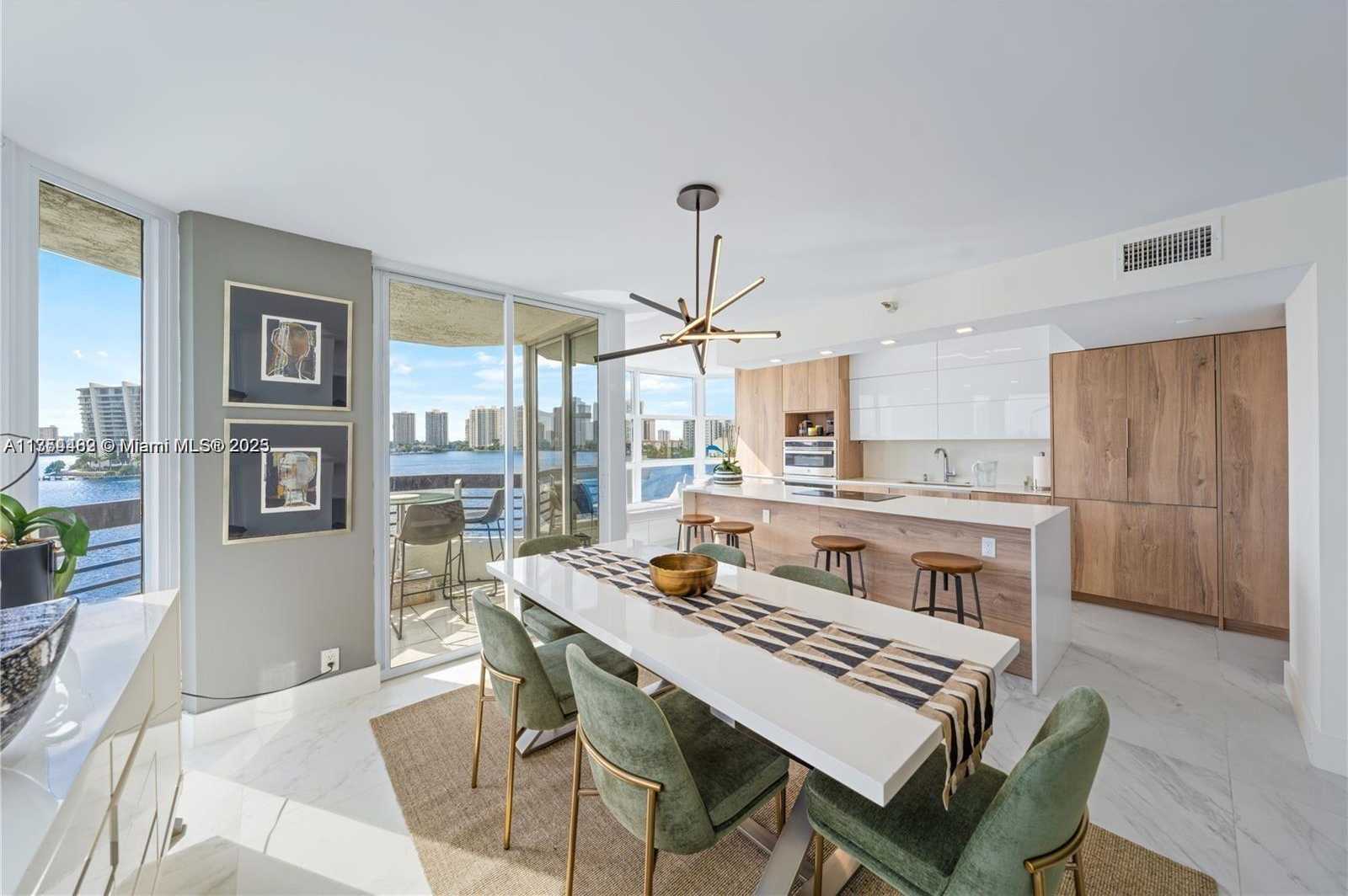 Small Image of 3530 MYSTIC POINTE DR #715, Aventura Number 4