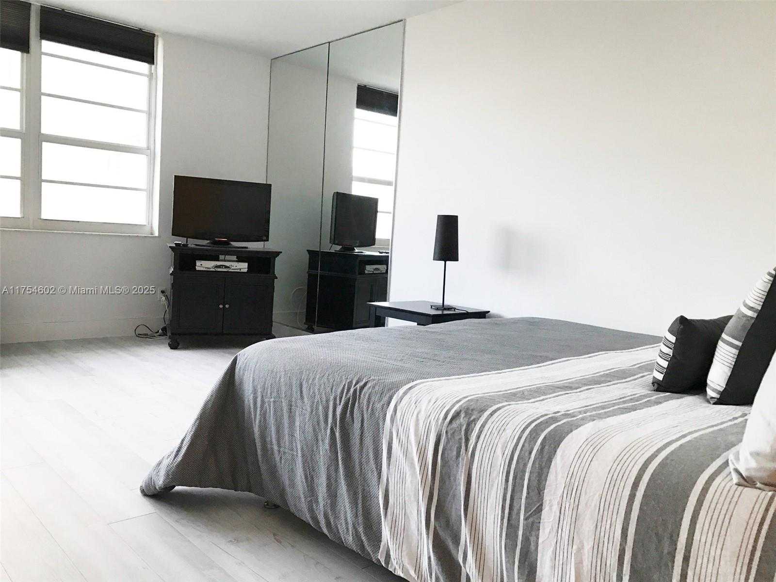 Small Image of 100 LINCOLN RD #1024, Miami Beach Number 3