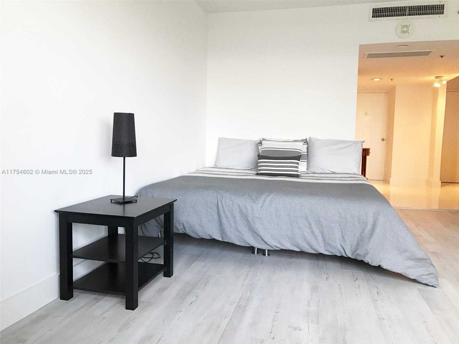 Small Image of 100 LINCOLN RD #1024, Miami Beach Number 4