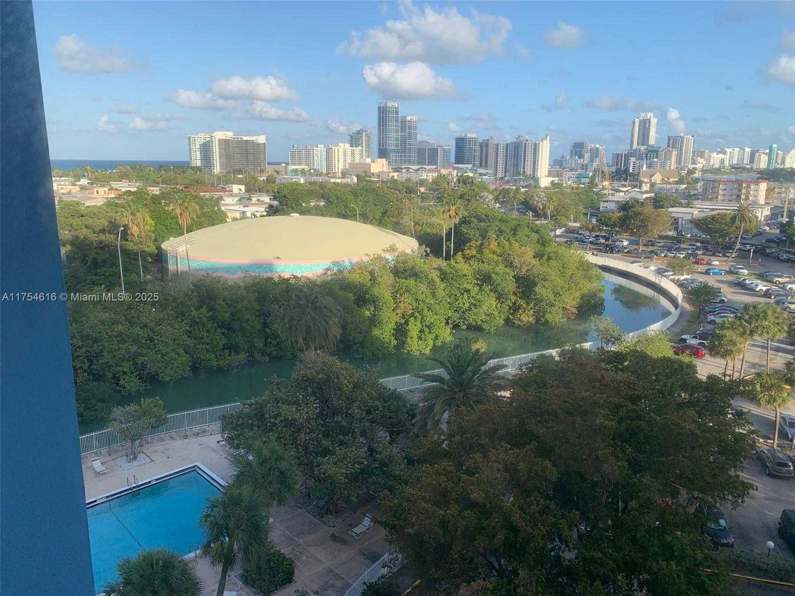 Small Image of 7441 WAYNE AVE #8M, Miami Beach Number 10