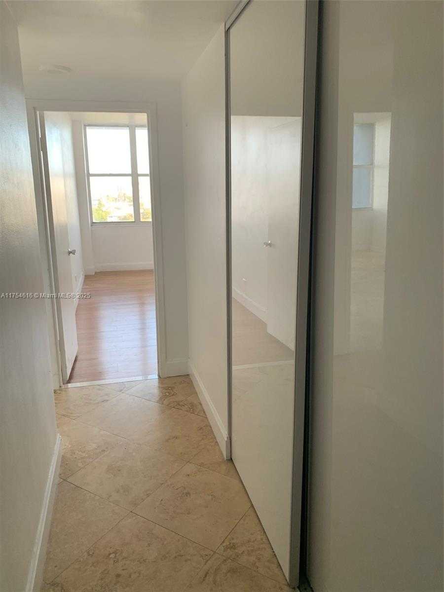Small Image of 7441 WAYNE AVE #8M, Miami Beach Number 12