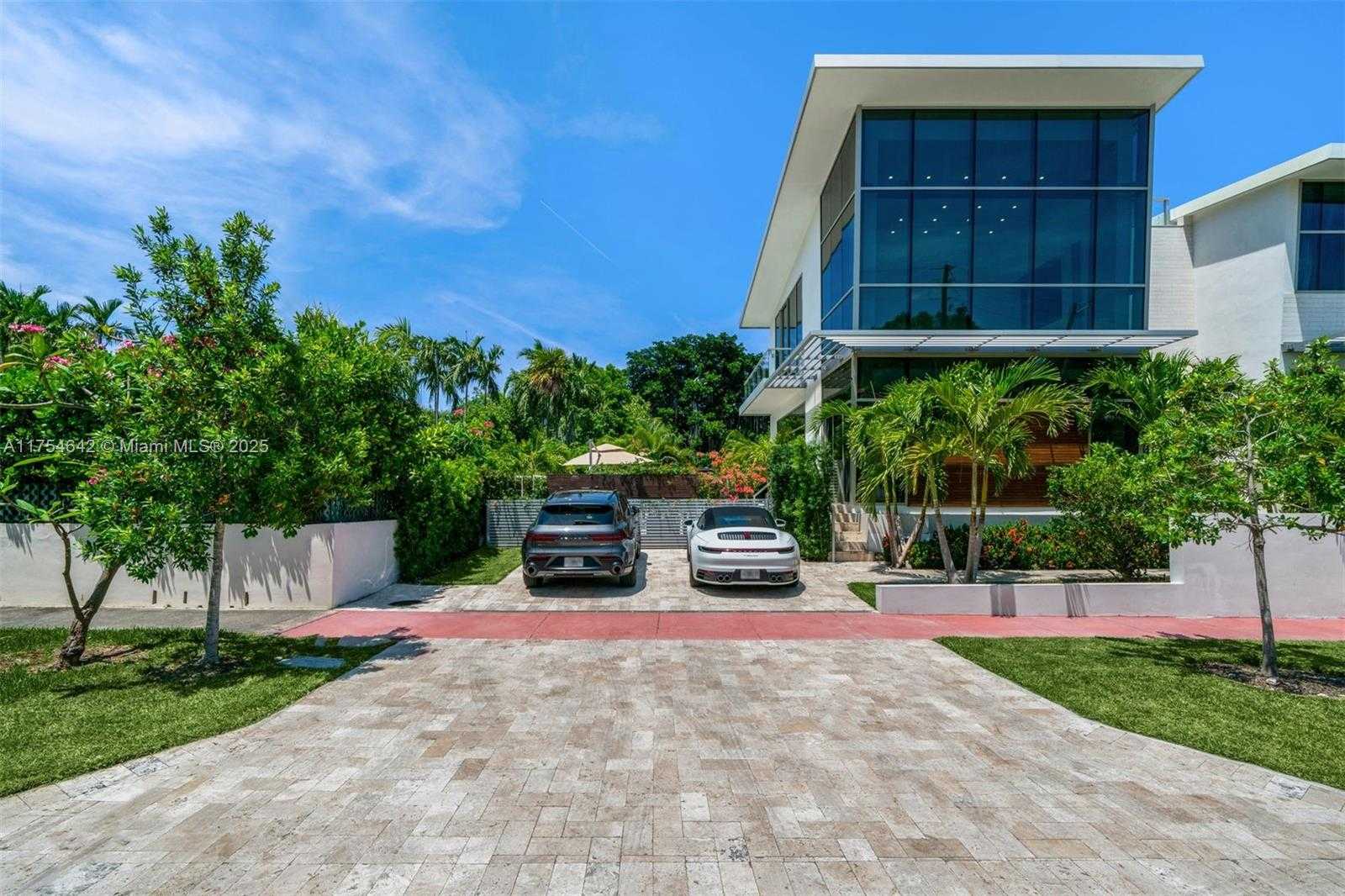 Small Image of 1201 WEST 47TH ST, Miami Beach Number 3
