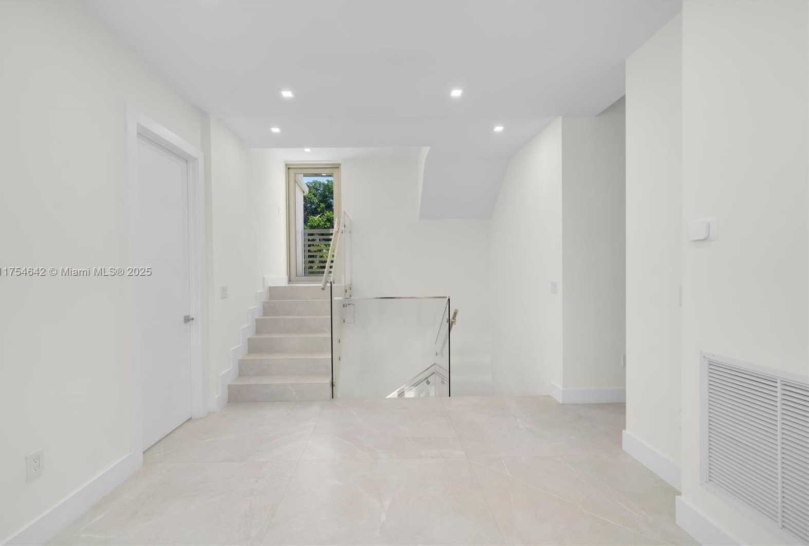 Small Image of 1201 WEST 47TH ST, Miami Beach Number 32