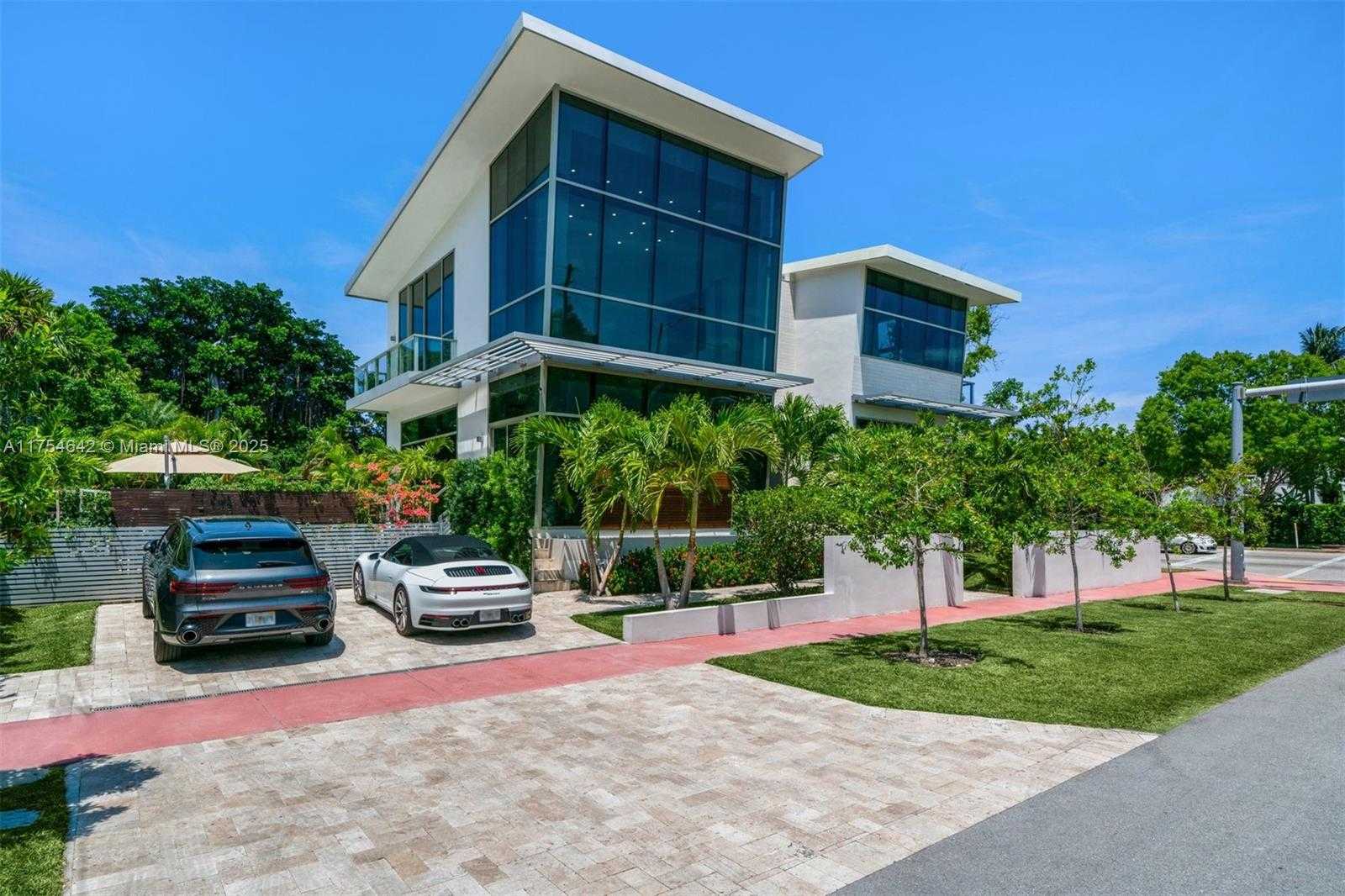 Small Image of 1201 WEST 47TH ST, Miami Beach Number 4