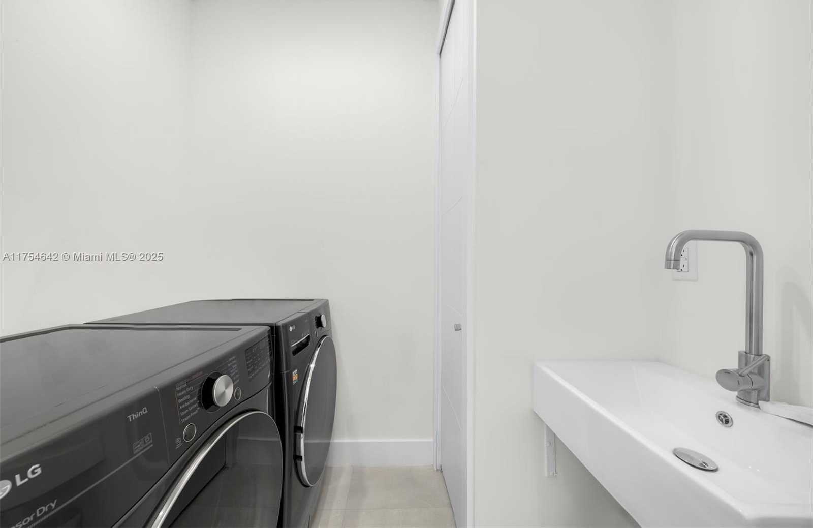Small Image of 1201 WEST 47TH ST, Miami Beach Number 46