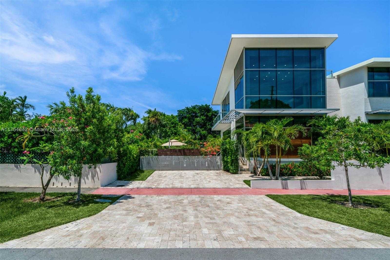 Small Image of 1201 WEST 47TH ST, Miami Beach Number 5