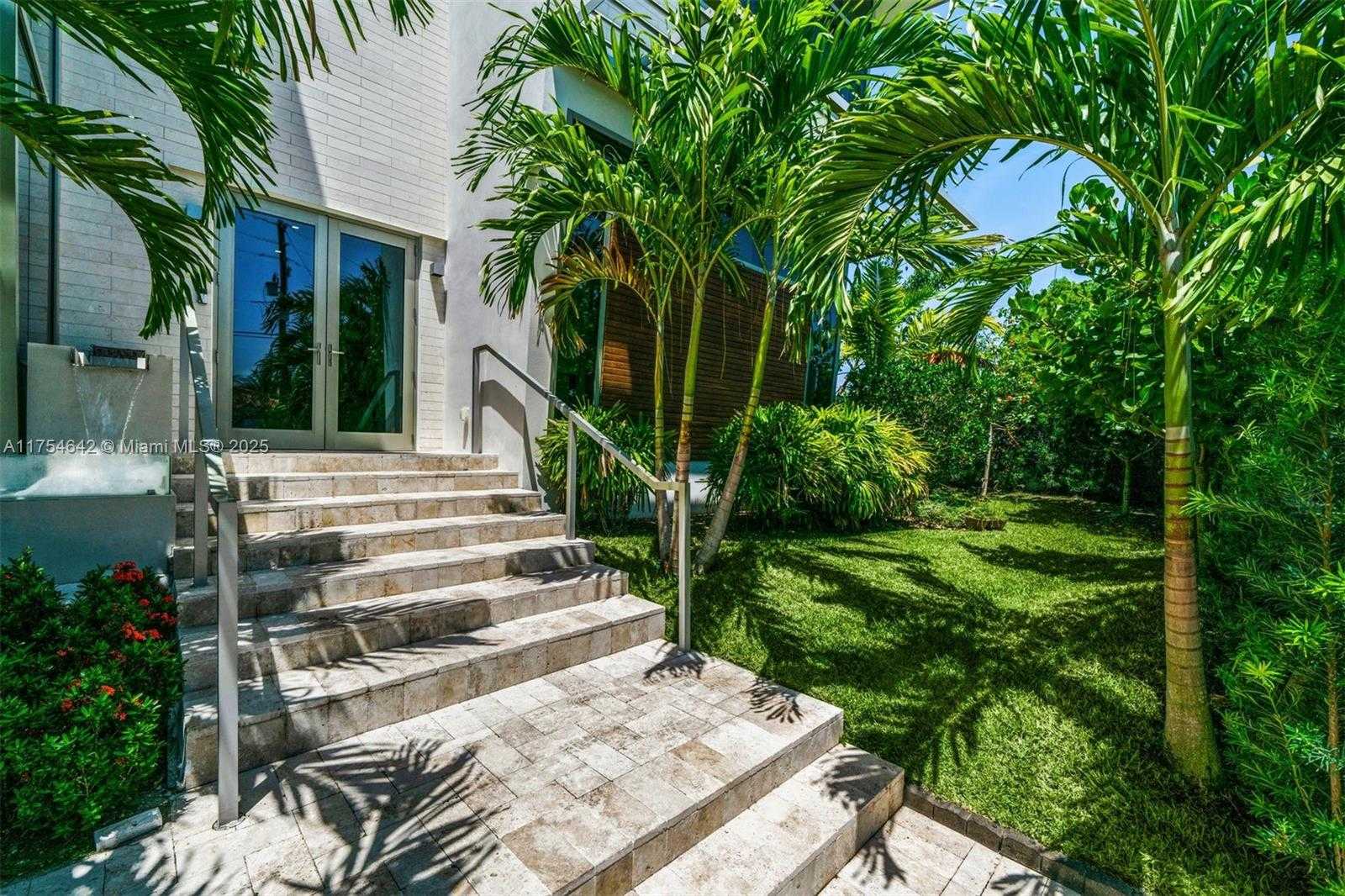 Small Image of 1201 WEST 47TH ST, Miami Beach Number 9