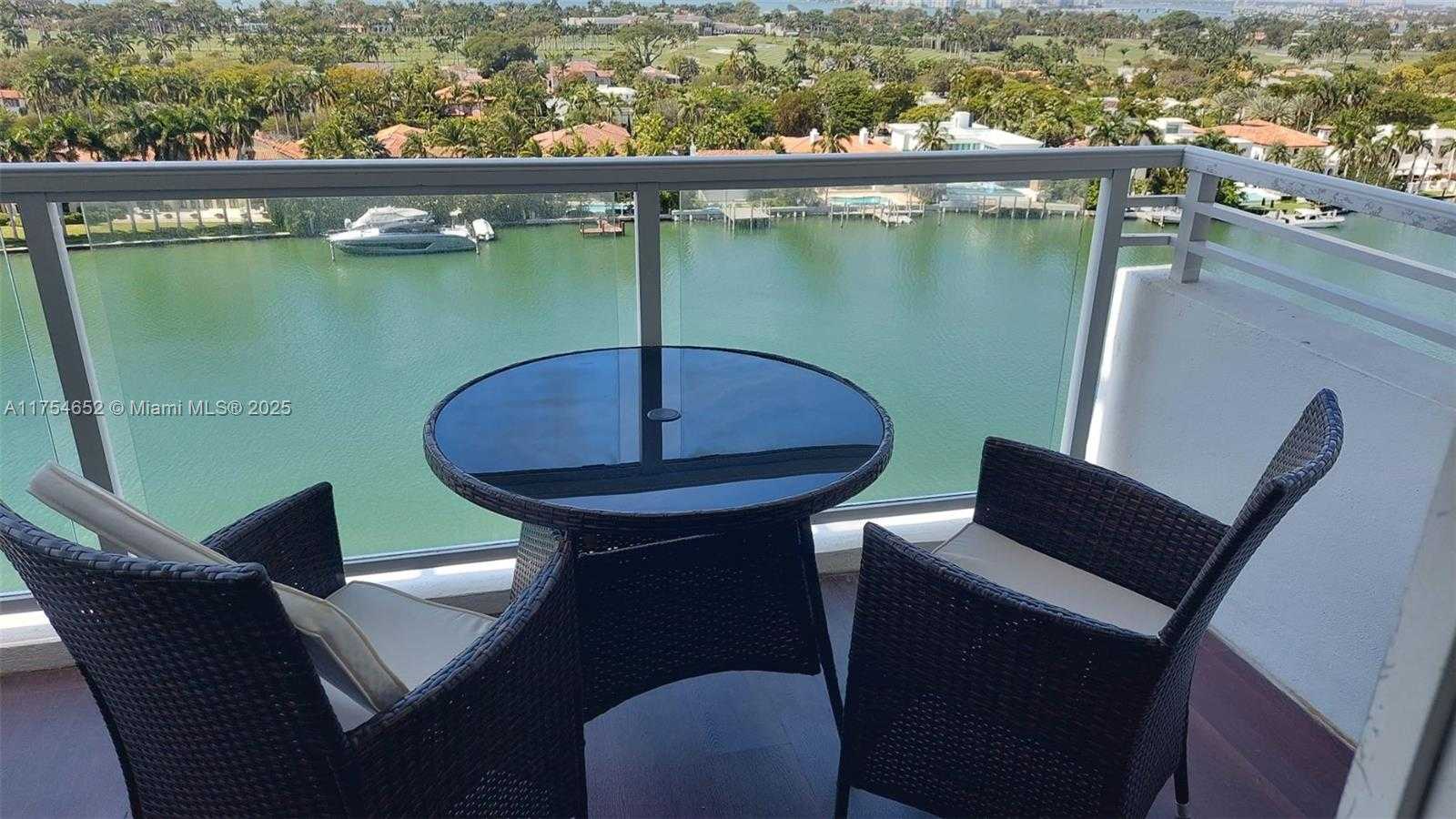 Small Image of 5600 COLLINS AVE #14H, Miami Beach Number 2