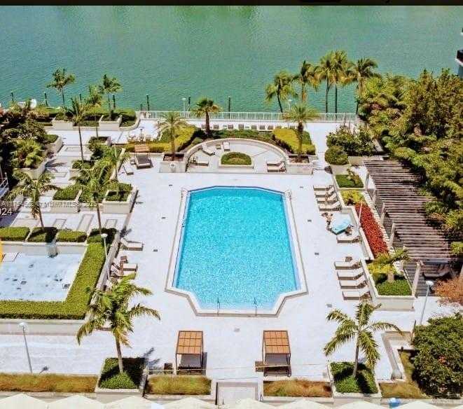 Small Image of 5600 COLLINS AVE #14H, Miami Beach Number 20