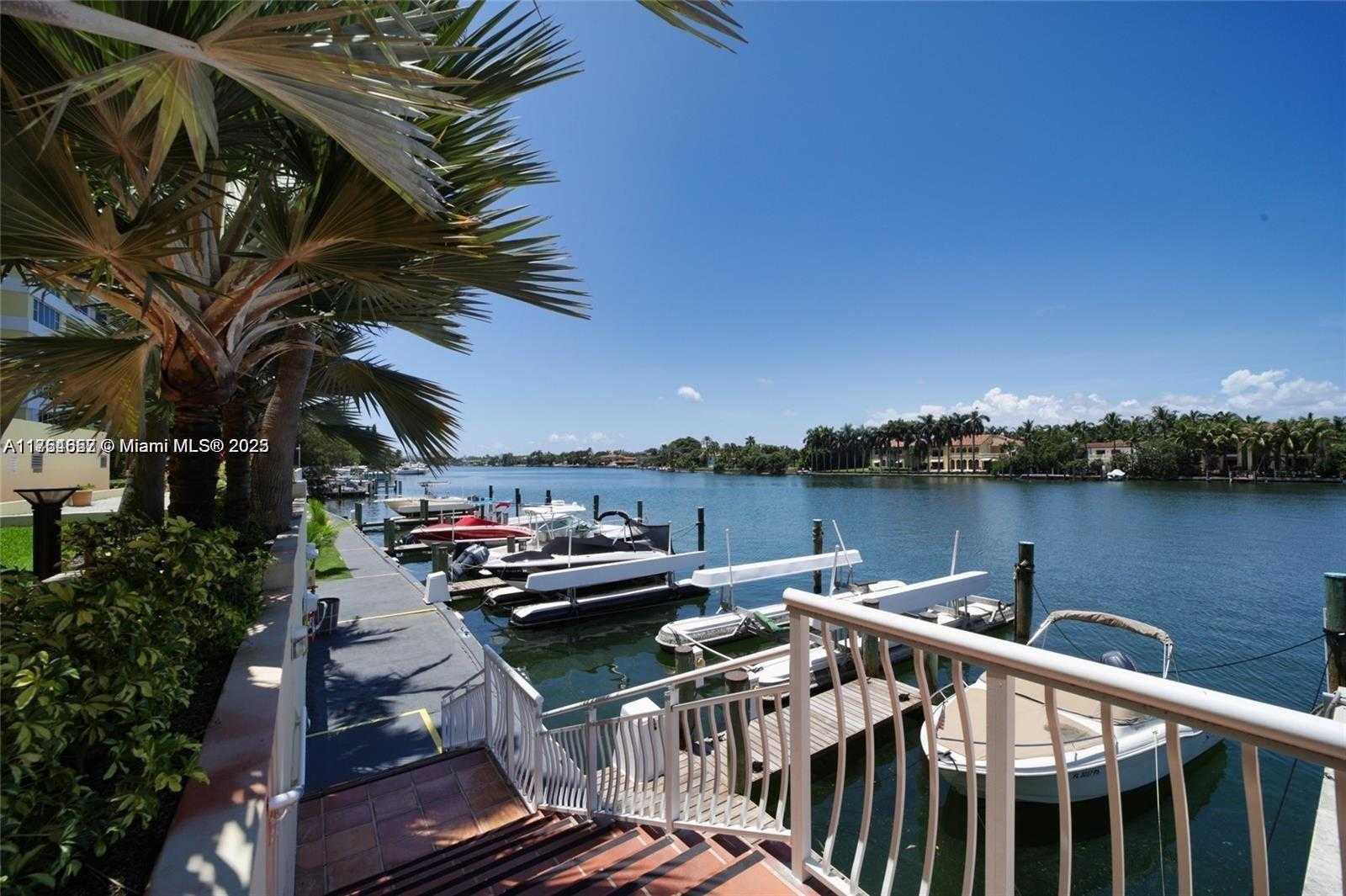 Small Image of 5600 COLLINS AVE #14H, Miami Beach Number 22