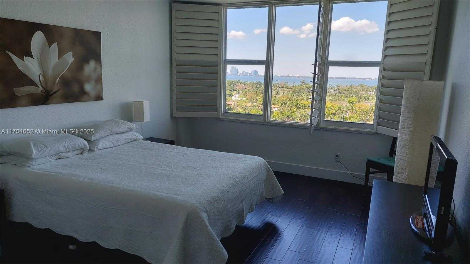 Small Image of 5600 COLLINS AVE #14H, Miami Beach Number 28