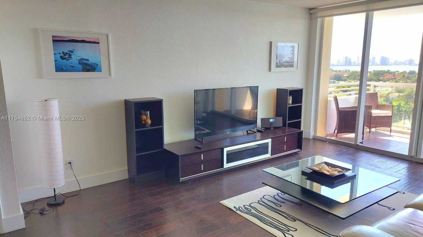 Small Image of 5600 COLLINS AVE #14H, Miami Beach Number 5