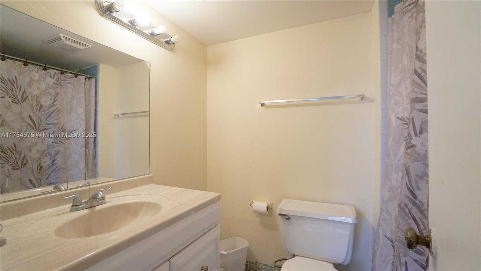 Small Image of 4670 NORTH WEST 79TH AVE #2F, Doral Number 11